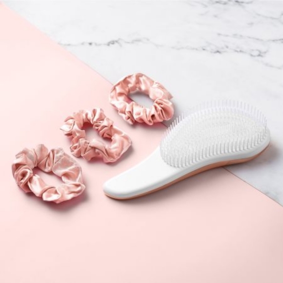 ๐๐ BNIB Relaxation & Hygiene Bathroom Bundle Brush, Hammam Mitt, Back Scrubber - Picture 2 of 7